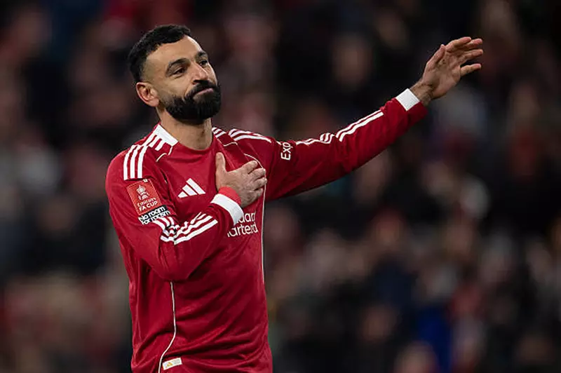 مفوض الدوري الأمريكي: أتمنى انضمام صلاح لنا.. وأنصحة بالتواصل مع ميسي 